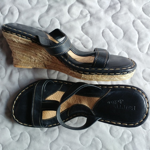 Born Drilles Black Leather T-Strap Wedge Heel 10 - Picture 4 of 4